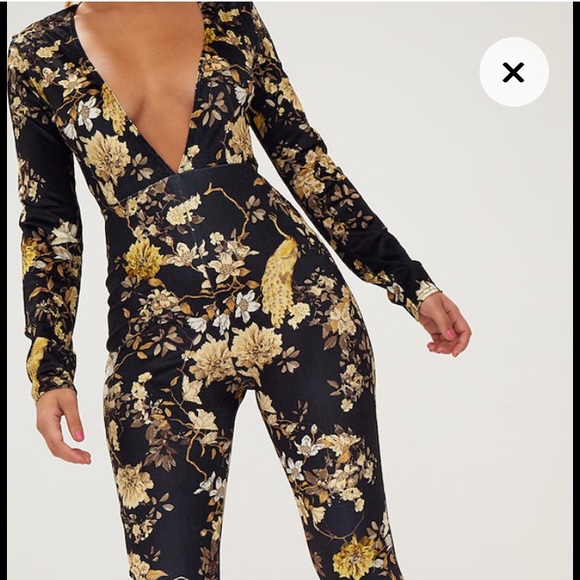 Pretty Little Thing Velvet Jumpsuit - Picture 4 of 7
